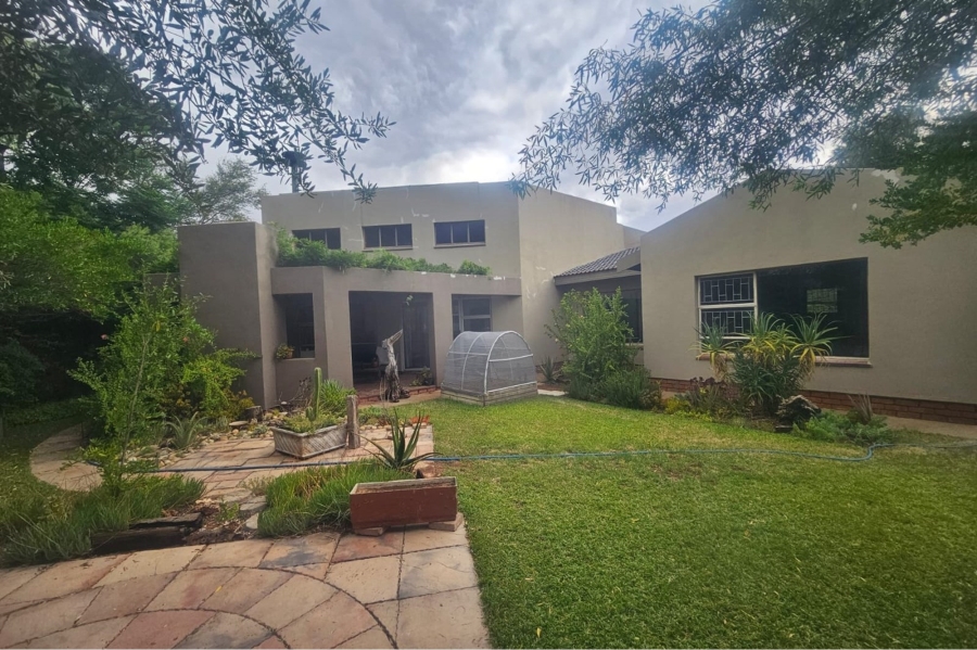 3 Bedroom Property for Sale in Roylglen Gardens Northern Cape